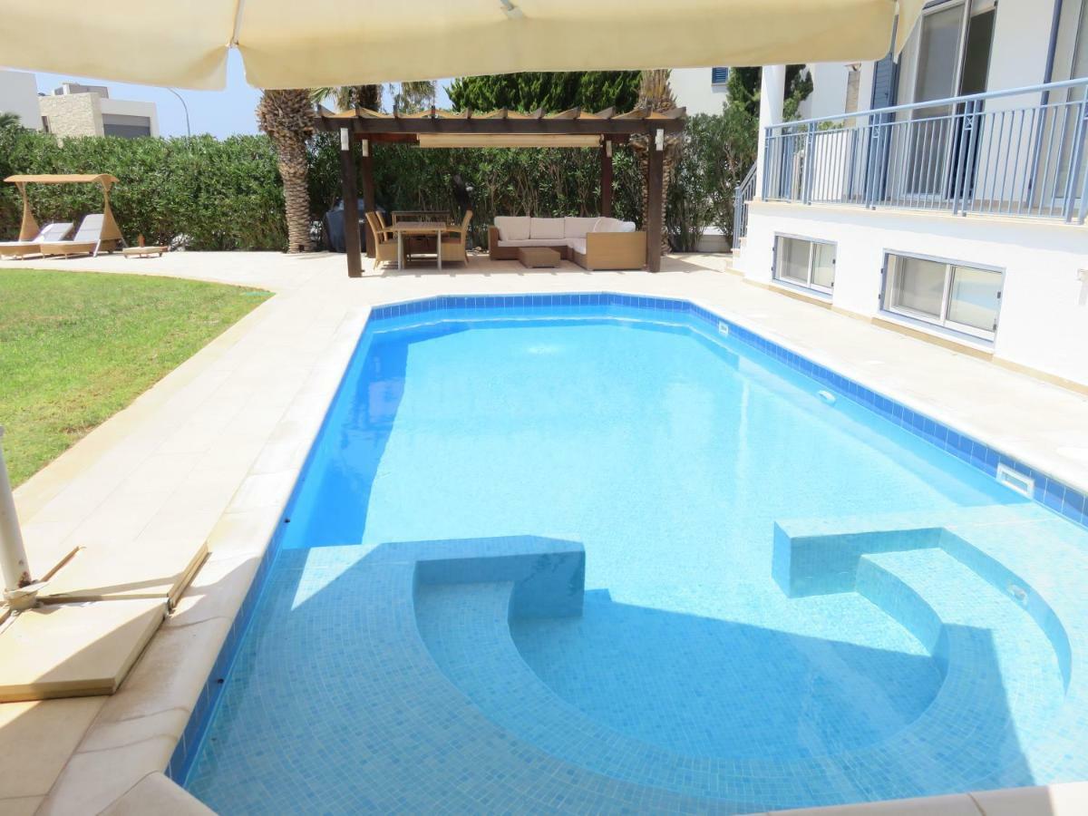 Villa Victoria Paphos Buitenkant foto