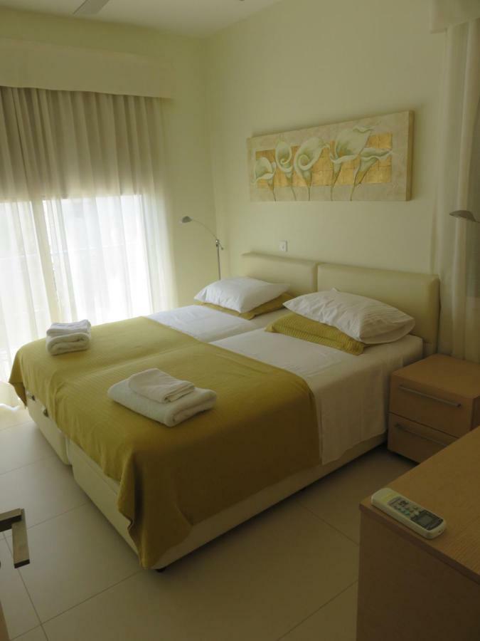 Villa Victoria Paphos Buitenkant foto